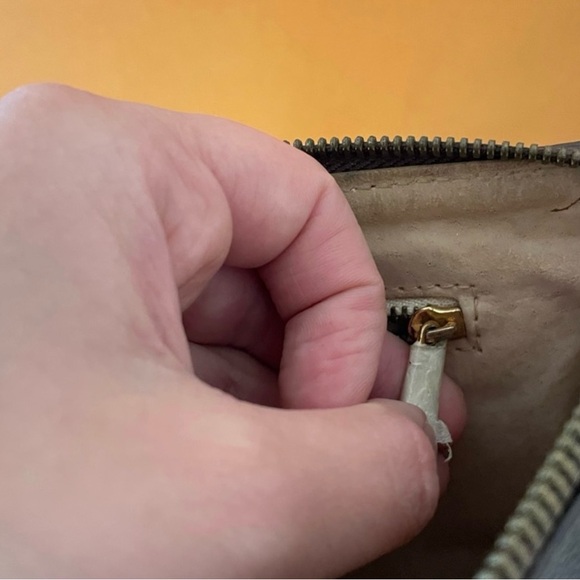 Louis Vuitton Pochette Monogram Purse - Picture 7 of 15